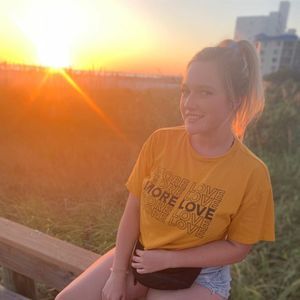 Meet your Posher, Laura